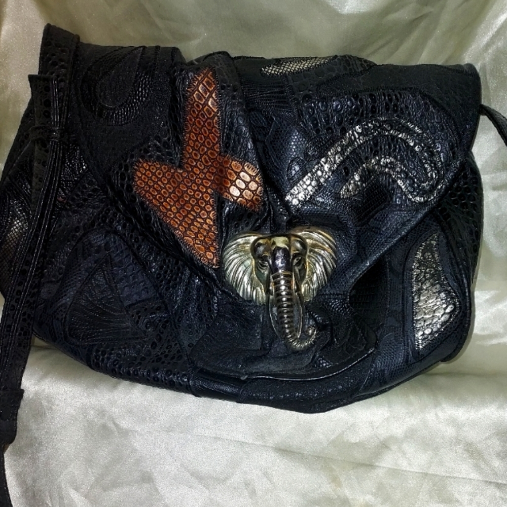 ⚜️Vintage⚜️⚜️Nas  Alentino⚜️Black/Copper/Silver⚜️Purse W/ Elephant Medallion⚜️